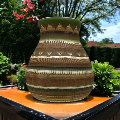 Authentic Native American Pottery, Genuine Navajo Tribe USA Hand Painted and Etched Pot, Artist Signed, Southwestern Home Decor Collectible
